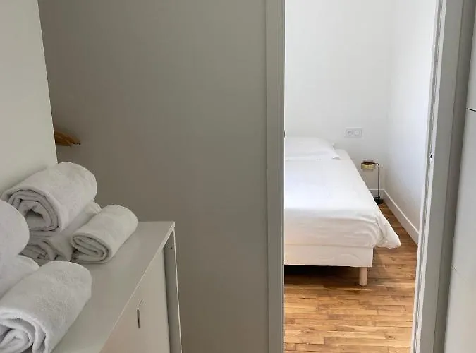Dauphine - Modern Paříž